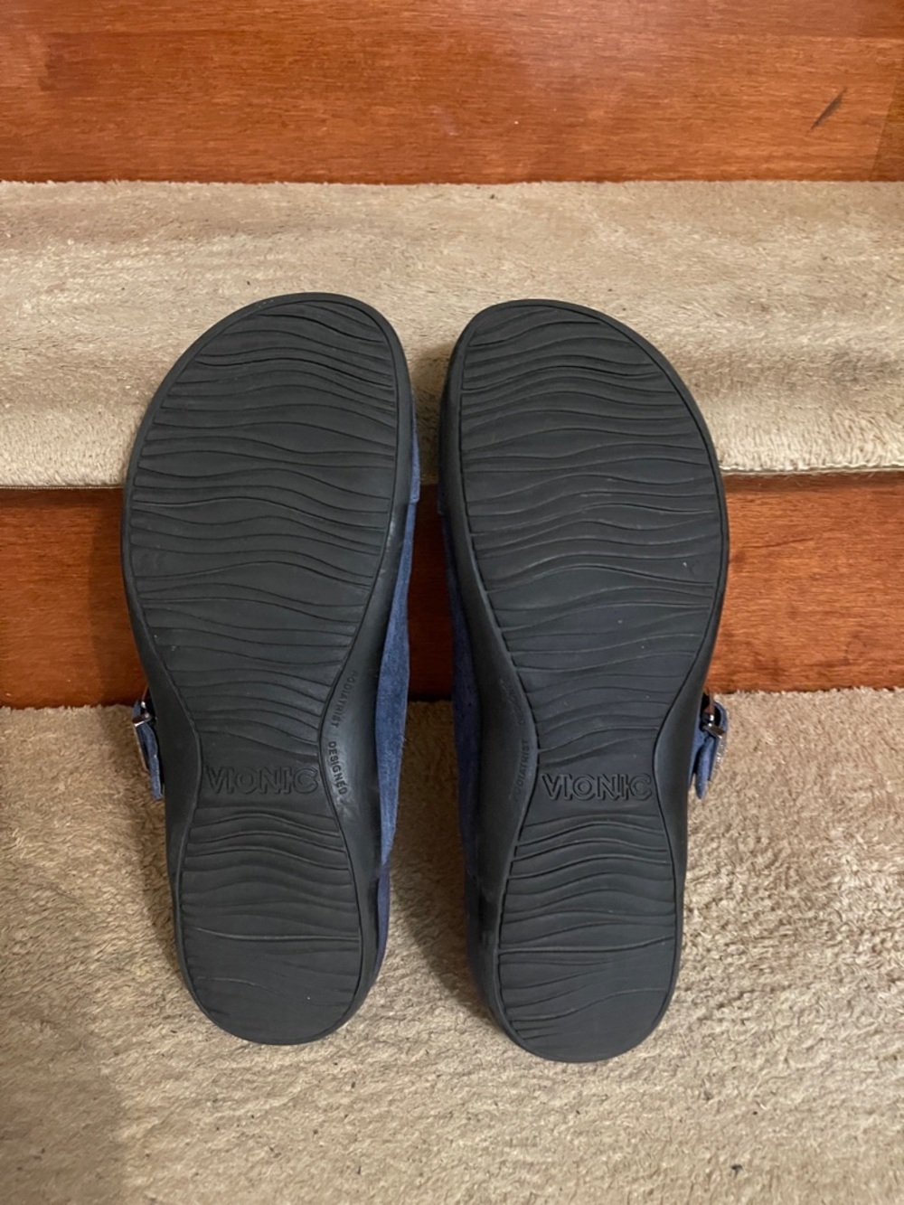 Vionic Navy Suede Mary Jane Clog with Buckle Size 9 In Excellent Condition - Picture 8 of 12